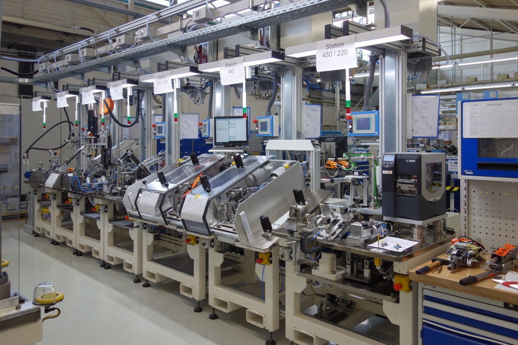 [:de]Flexibles Lean-Production-System für Lenksäulen[:en]Flexible Lean ...